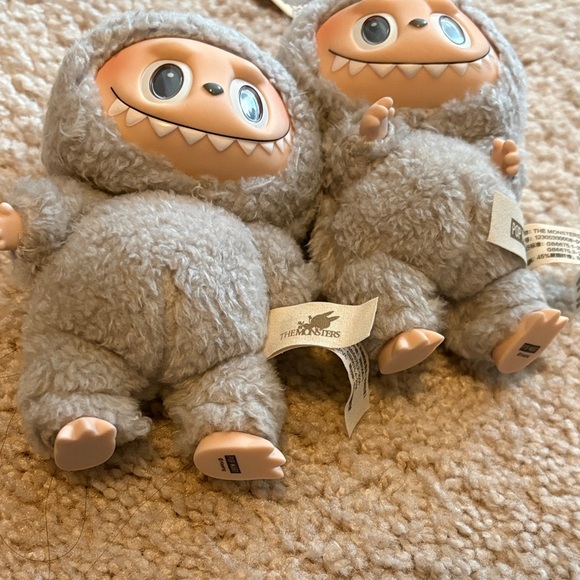 Labubu The Monster Plush 2 of them - Picture 6 of 11